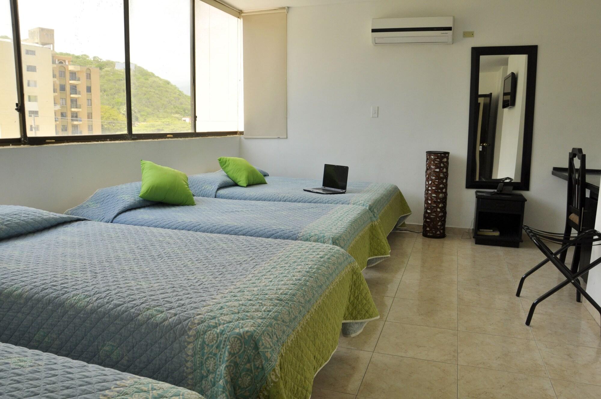 Hotel Axis Inn By Geh Suites Santa Marta  Extérieur photo