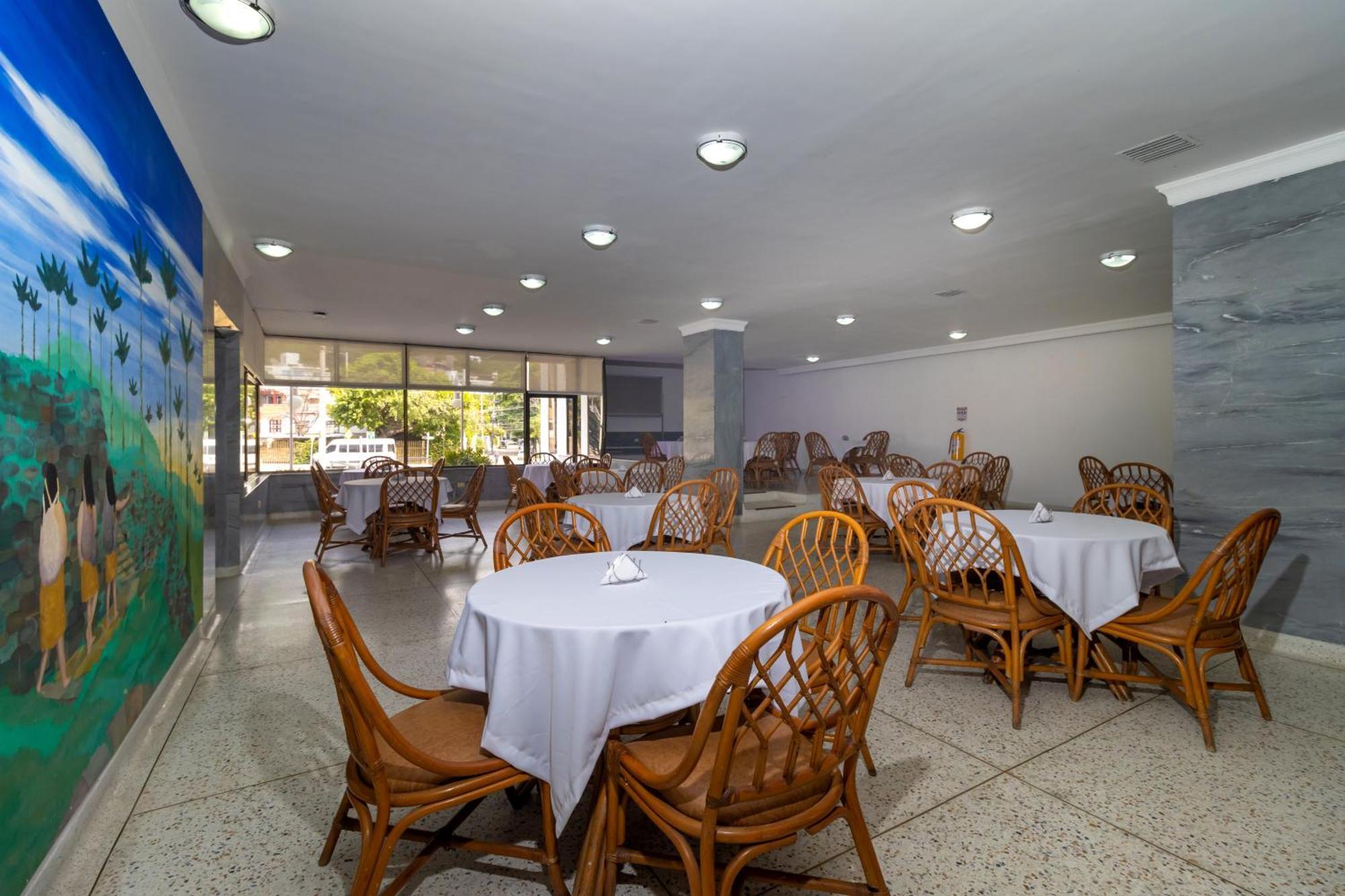 Hotel Axis Inn By Geh Suites Santa Marta  Extérieur photo