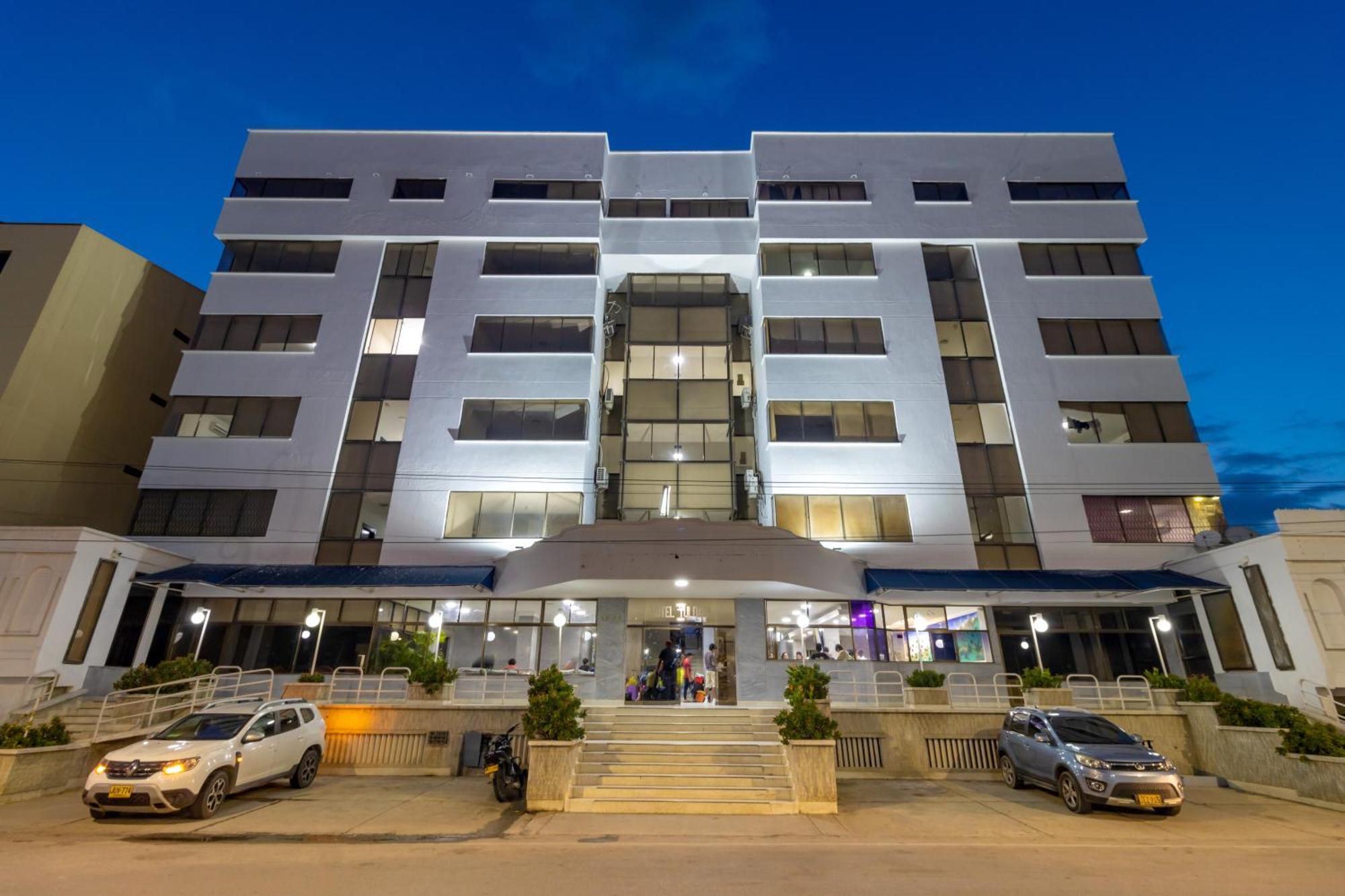 Hotel Axis Inn By Geh Suites Santa Marta  Extérieur photo