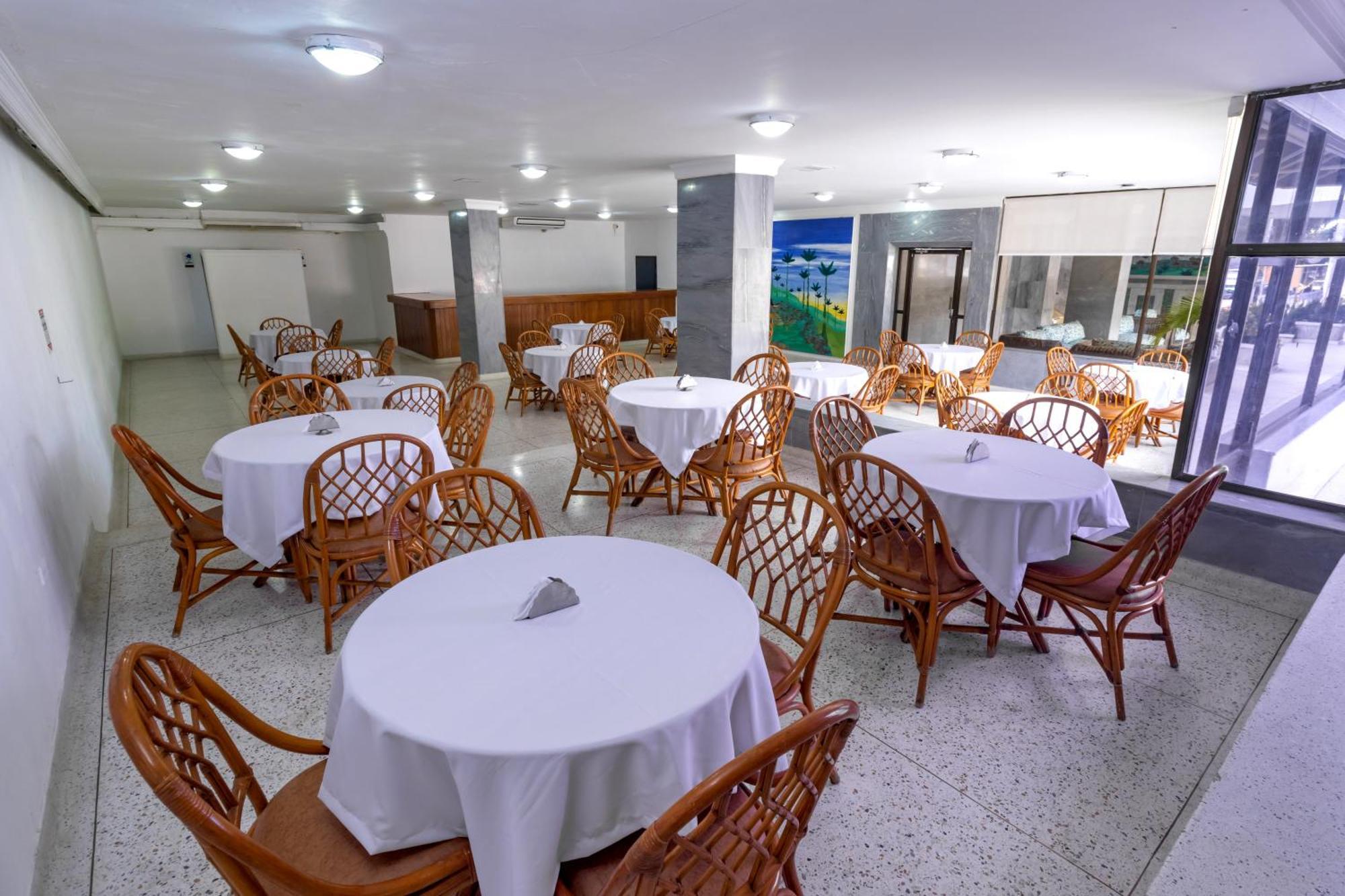 Hotel Axis Inn By Geh Suites Santa Marta  Extérieur photo