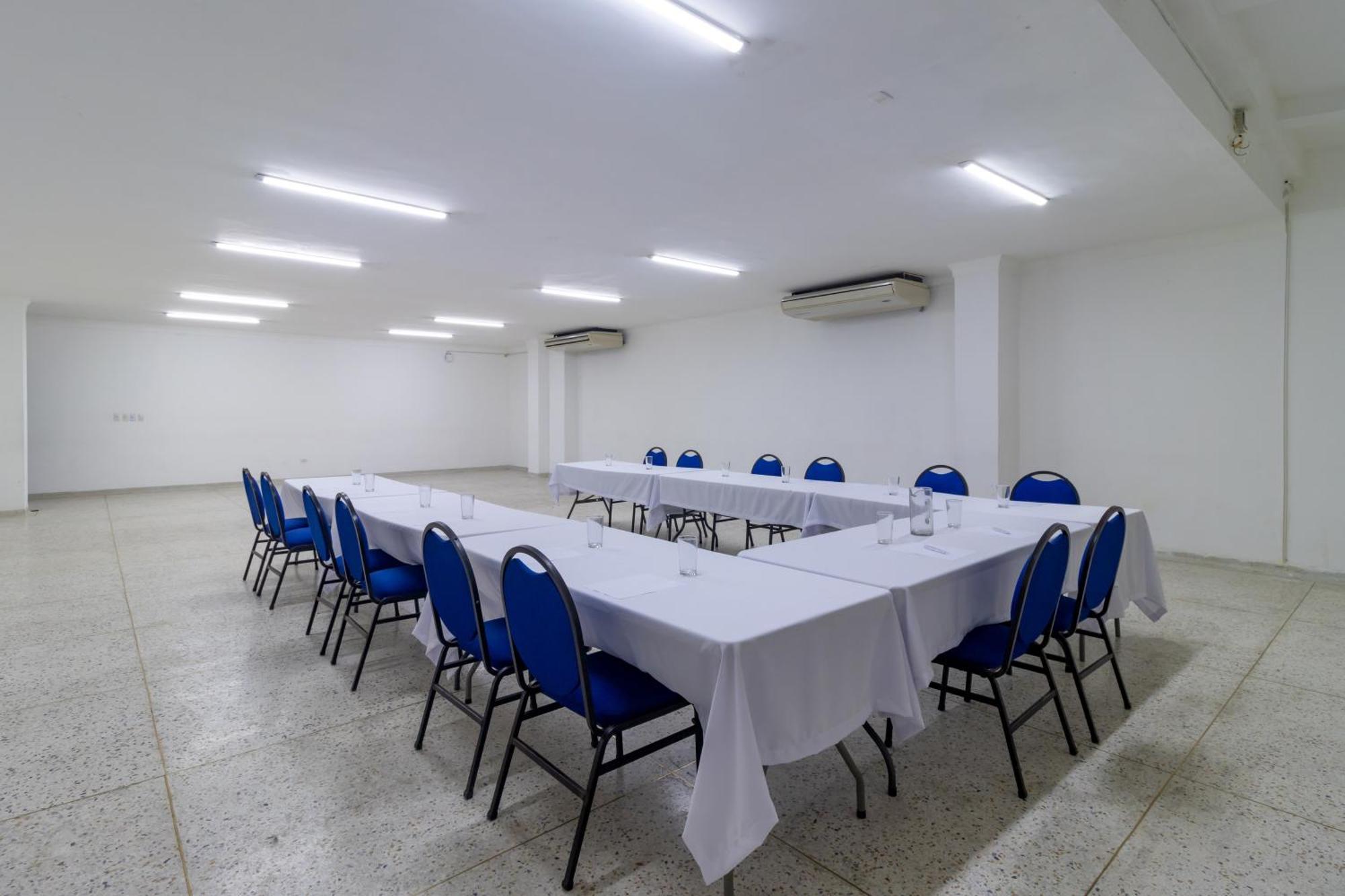Hotel Axis Inn By Geh Suites Santa Marta  Extérieur photo
