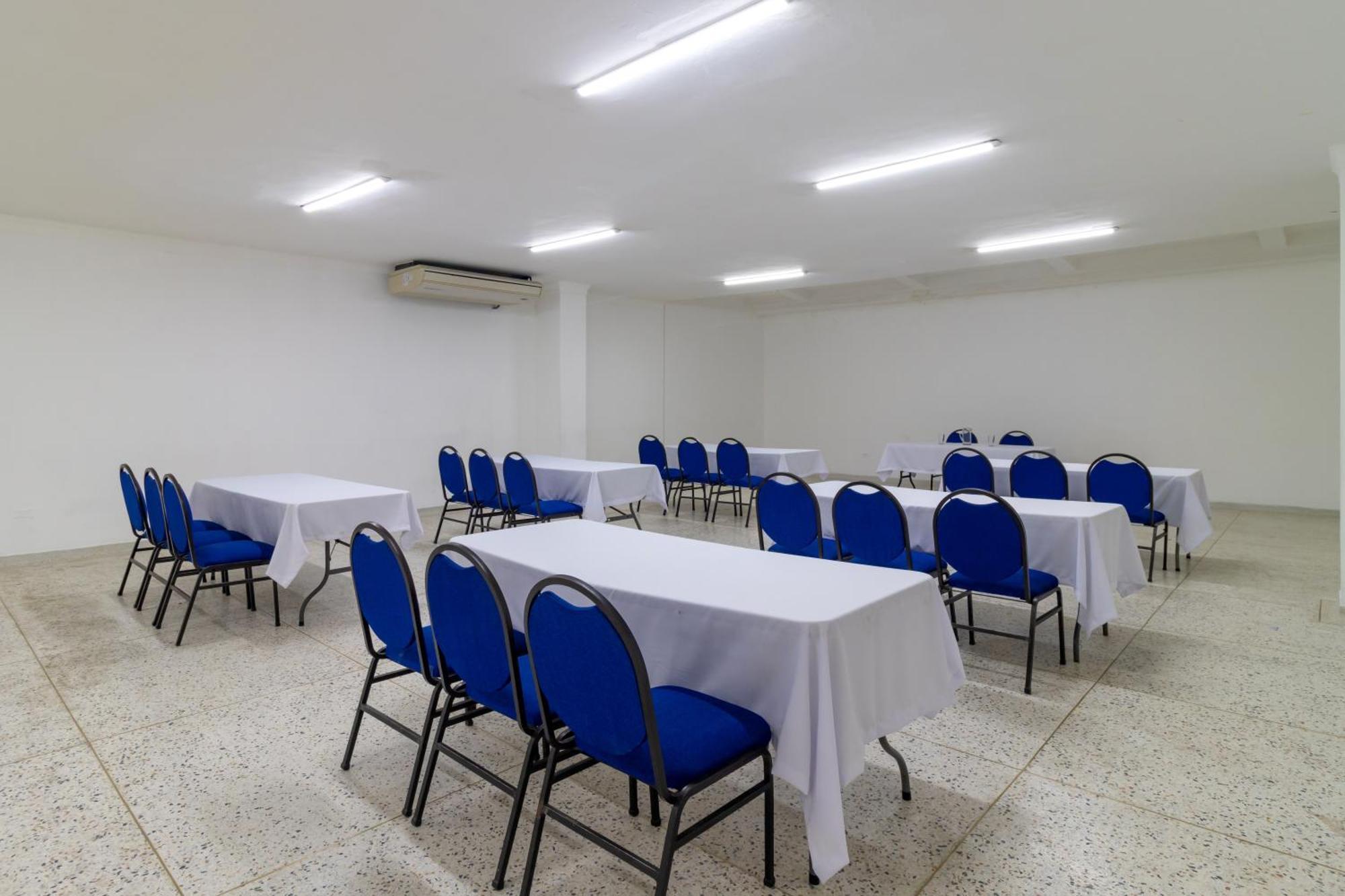 Hotel Axis Inn By Geh Suites Santa Marta  Extérieur photo