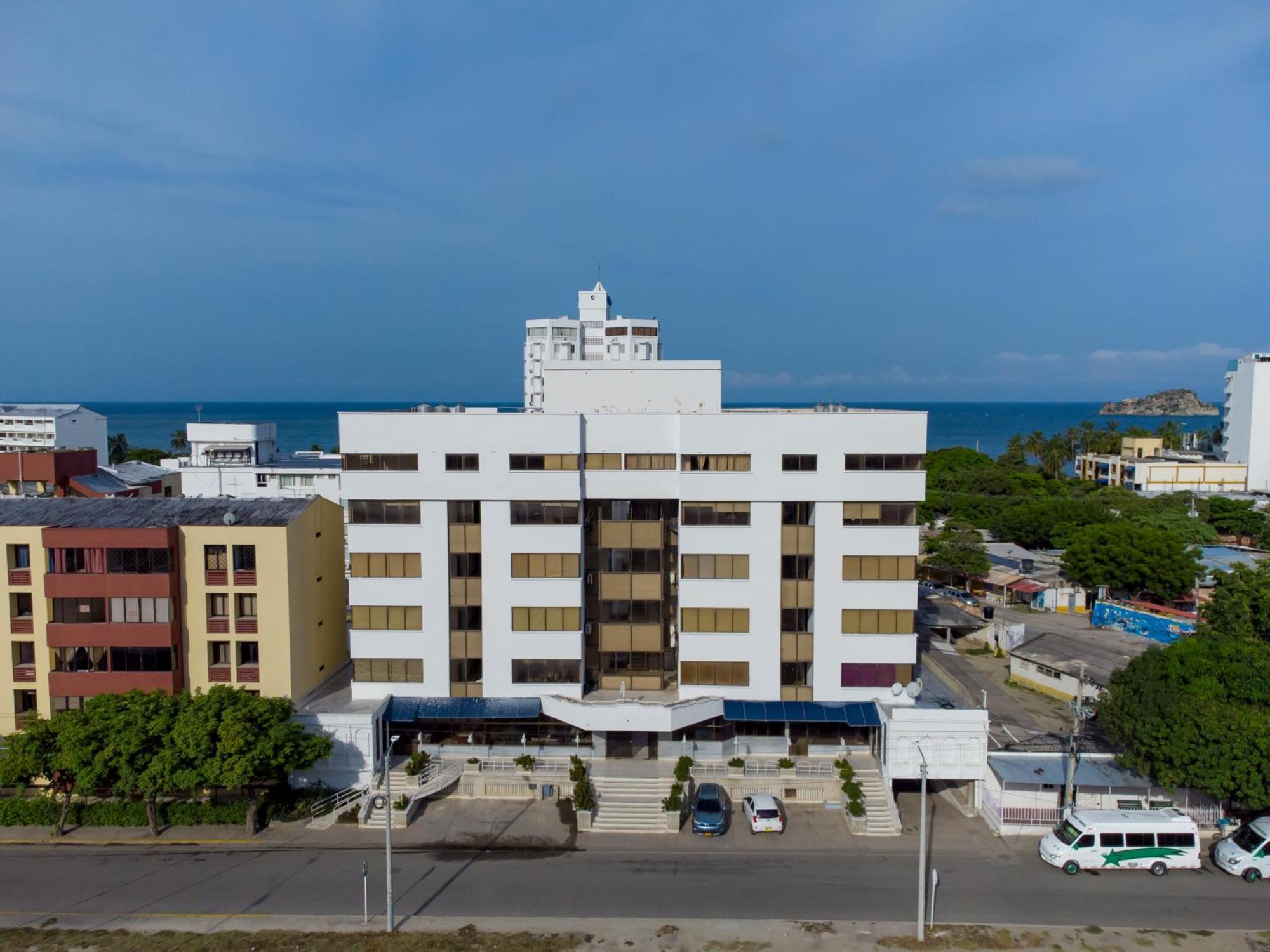 Hotel Axis Inn By Geh Suites Santa Marta  Extérieur photo